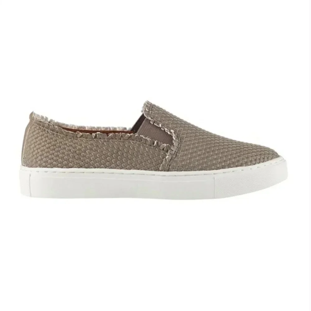 NWT Indigo Rd Women’s Kicky Tan Slip-On Shoes 6